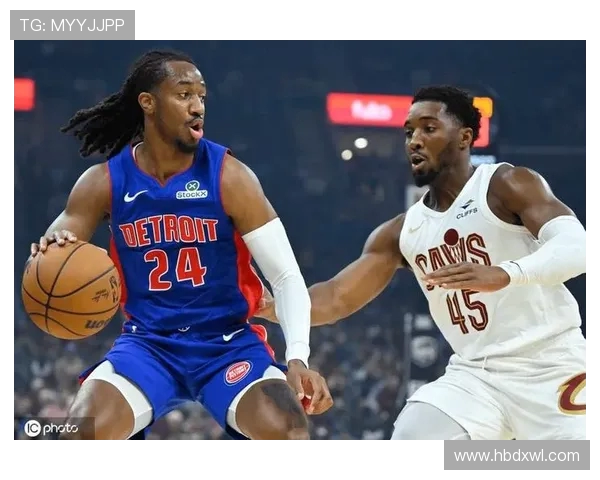 活塞与骑士展开激烈对决 双方球员拼尽全力争取季后赛席位